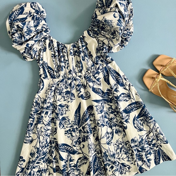 Abercrombie & Fitch Ruched Puff Sleeve Navy Floral Poplin White Babydoll Dress - Picture 6 of 7